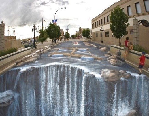 une rue entière redécorée façon torrent en cascade.. une rue entière redécorée façon torrent en cascade..