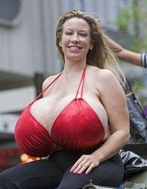 Le Top 10 des plus gros seins du monde !