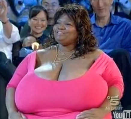 Le Top 10 des plus gros seins du monde !