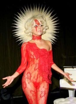 Top 10 des robes les plus excentriques de Lady Gaga ! Top 10 des robes les plus excentriques de Lady Gaga !