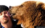Love story entre un ours et un homme !