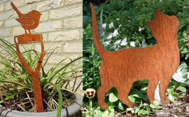 Déco sculptures rouillées au jardin