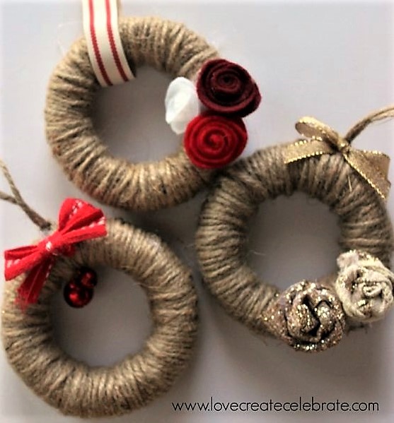 Faire des décos de Noël avec des anneaux de rideaux Faire des décos de Noël avec des anneaux de rideaux