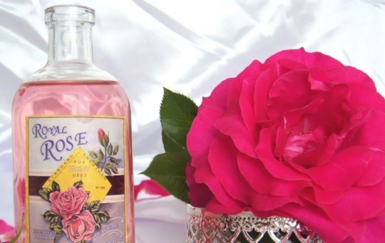 Tutoriel faire son eau de rose naturelle