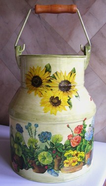 Décorations pour Pots à Lait avec du serviettage Décorations pour Pots à Lait avec du serviettage