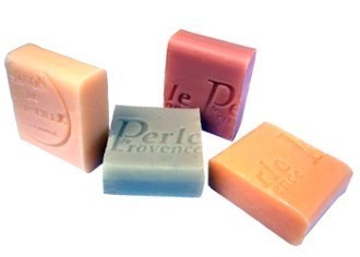 Fabriquer un gel douche avec vos restes de savons ! Fabriquer un gel douche avec vos restes de savons !