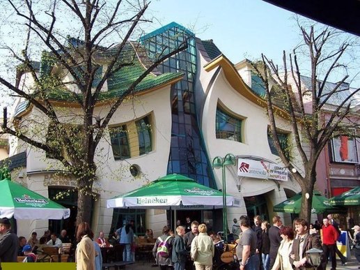 Ils avaient bu ou quoi, les architectes ? Ils avaient bu ou quoi, les architectes ?