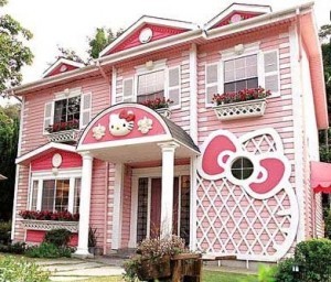 C'est donc là qu'habite Hello Kitty....whaouuuu ! C'est donc là qu'habite Hello Kitty....whaouuuu !