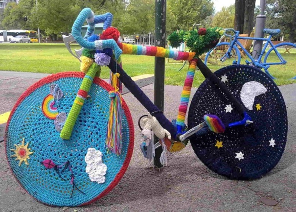 Art insolite : la folie du tricot !