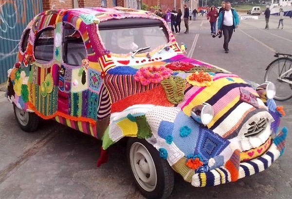 Art insolite : la folie du tricot !