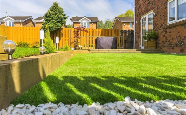 Déco extérieure : opter pour le gazon synthétique Déco extérieure : opter pour le gazon synthétique