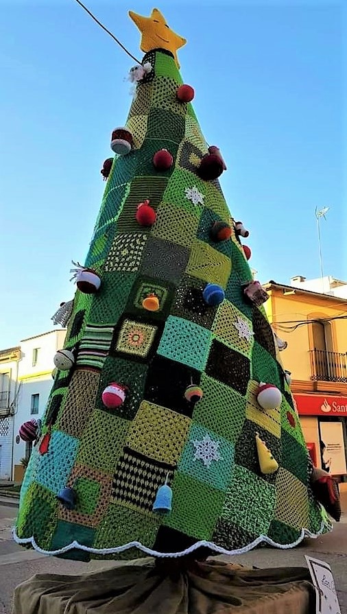 Grands sapins de Noël en laine