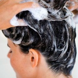 Soins anti-pelliculaires aux huiles essentielles ! Soins anti-pelliculaires aux huiles essentielles !