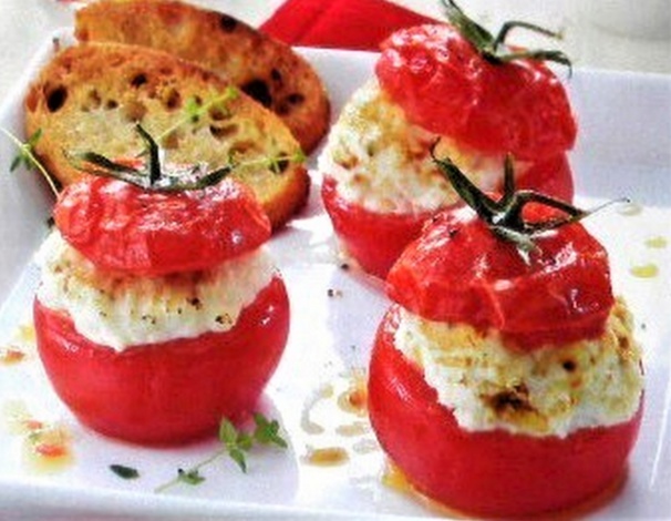 Tomates farcies au chèvre frais Tomates farcies au chèvre frais