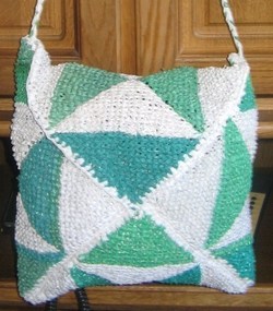Recyclez vos sacs plastique : faites de jolies créations ! Recyclez vos sacs plastique : faites de jolies créations !