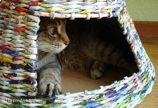 Tresser un panier avec de vieux journaux ! Tresser un panier avec de vieux journaux !