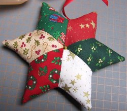 Faire une étoile de Noël patchwork en tissu