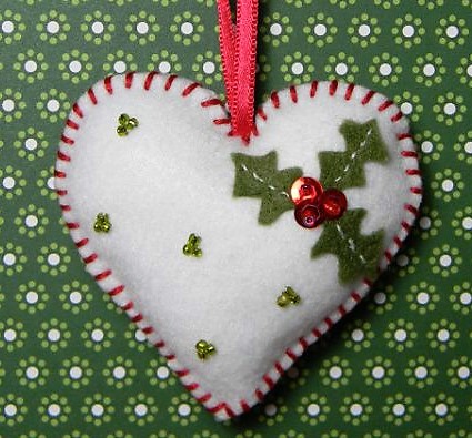 Faire un coeur de Noël en feutrine !