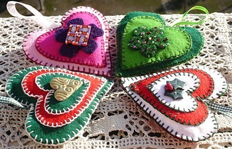 Faire un coeur de Noël en feutrine ! Faire un coeur de Noël en feutrine !