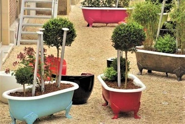 Vieilles baignoires recyclées pour le jardin