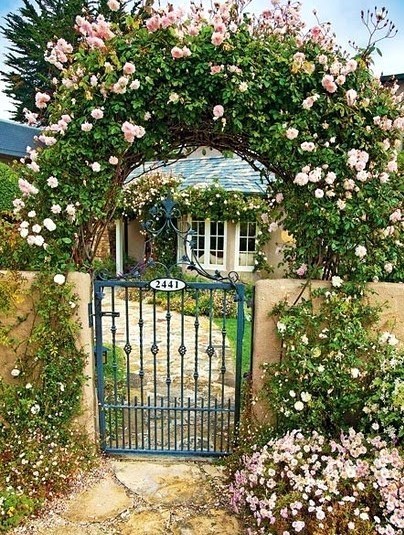Mon portail au fond du jardin !