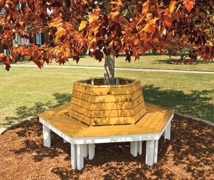 Habiller un arbre avec un banc en bois, des modèles ! Habiller un arbre avec un banc en bois, des modèles !
