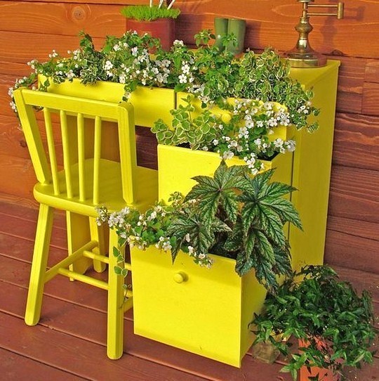 Recyclez vos vieux meubles au jardin