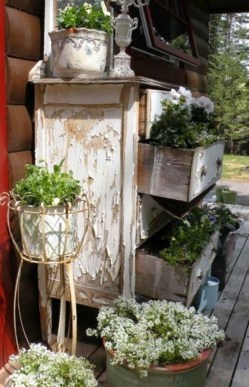 Recyclez vos vieux meubles au jardin