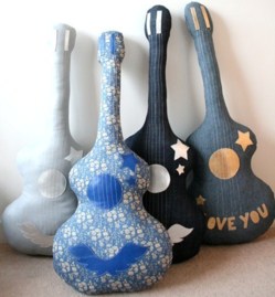Faire un coussin guitare, les tutos ! Faire un coussin guitare, les tutos !