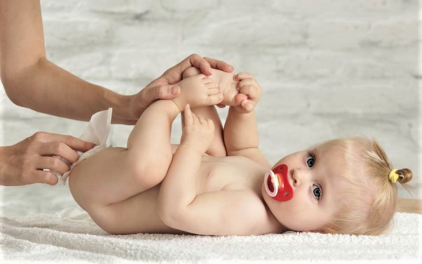 Fesses de bébé irritées : comment les soigner et éviter ce souci ? Fesses de bébé irritées : comment les soigner et éviter ce souci ?