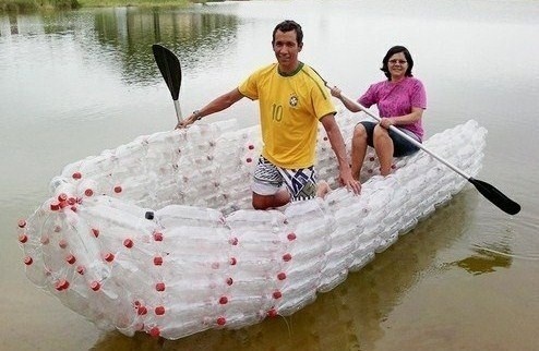 Barques et radeaux fabriqués en bouteilles plastique 