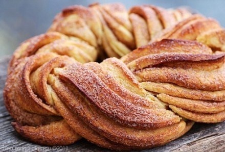 Couronne tressée à la cannelle