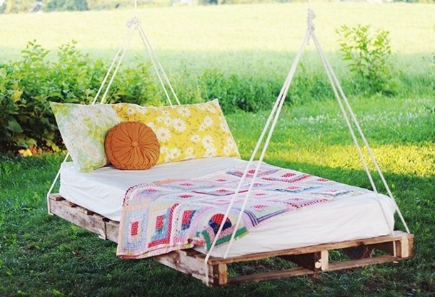 Faire un lit balancelle avec de la récup ! Faire un lit balancelle avec de la récup !