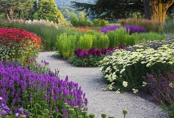 De superbes allées de jardin !