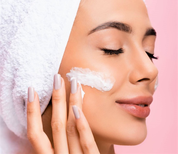 Crème hydratante, mascara : obtenir un maquillage parfait en 12 étapes Crème hydratante, mascara : obtenir un maquillage parfait en 12 étapes