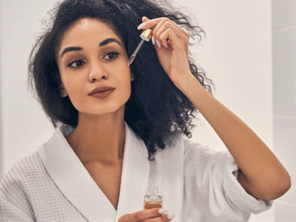 Crème hydratante, mascara : obtenir un maquillage parfait en 12 étapes Crème hydratante, mascara : obtenir un maquillage parfait en 12 étapes