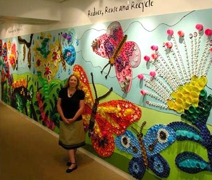 Fresques murales avec des bouchons en plastique Fresques murales avec des bouchons en plastique