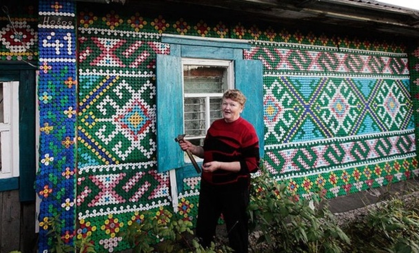 Fresques murales avec des bouchons en plastique