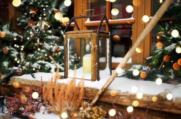 Quels éléments utiliser pour ma déco de Noël à l'extérieur