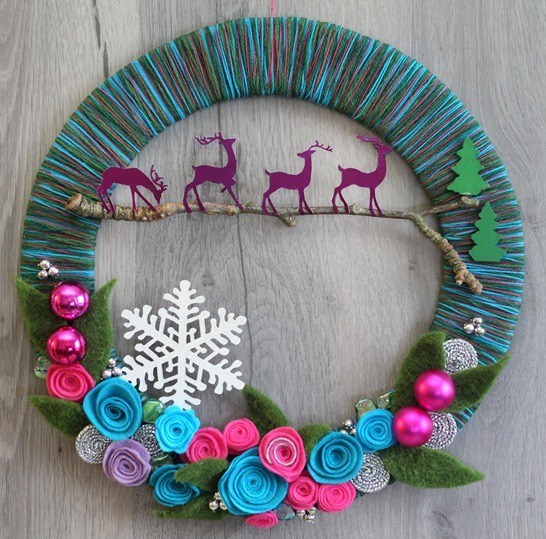 Tutoriel faire une couronne de Noël avec de la laine et du carton Tutoriel faire une couronne de Noël avec de la laine et du carton