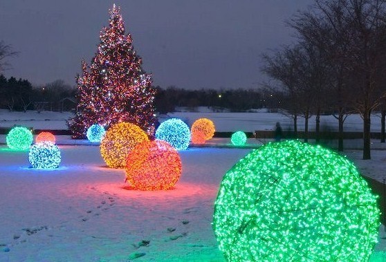 Déco de Noël : faire une boule lumineuse pour le jardin