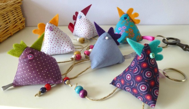 Tutoriels et modèles, faire un porte clefs en tissu Tutoriels et modèles, faire un porte clefs en tissu