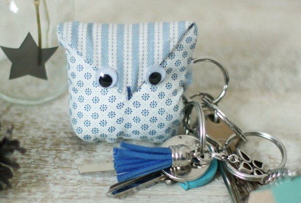 Tutoriels et modèles, faire un porte clefs en tissu Tutoriels et modèles, faire un porte clefs en tissu