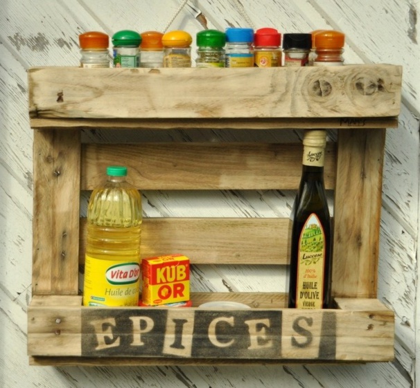 Etagères à épices grand format en bois de palette pour la cuisine Etagères à épices grand format en bois de palette pour la cuisine