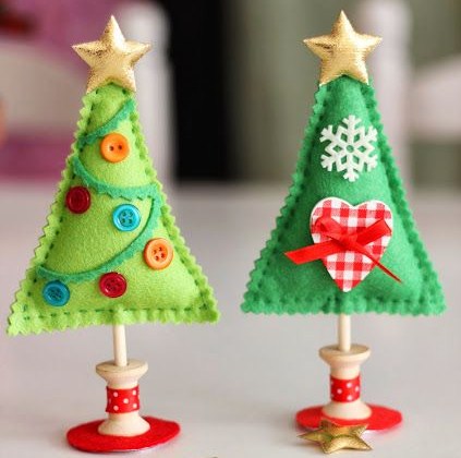 Jolis modèles de petits sapins de Noël en feutrine.