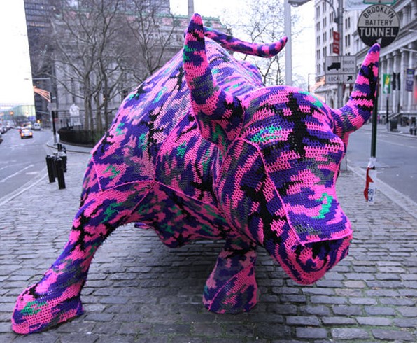 Déco urbaine : décorer des endroits, des objets, des monuments avec de la laine