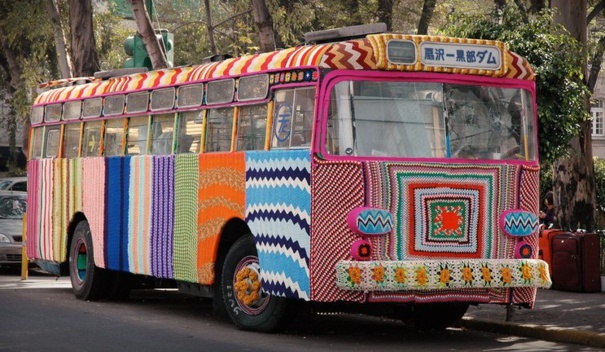 Déco urbaine : décorer des endroits, des objets, des monuments avec de la laine Déco urbaine : décorer des endroits, des objets, des monuments avec de la laine