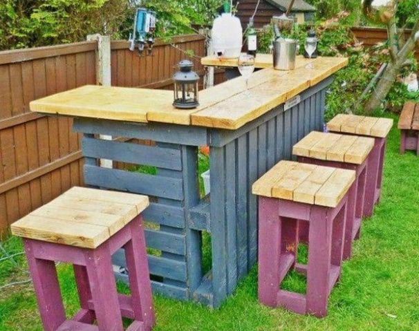Modèles bars de jardin, réalisés en bois de palettes