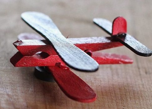 Fabriquer de petits avions avec de la récup, les tutos