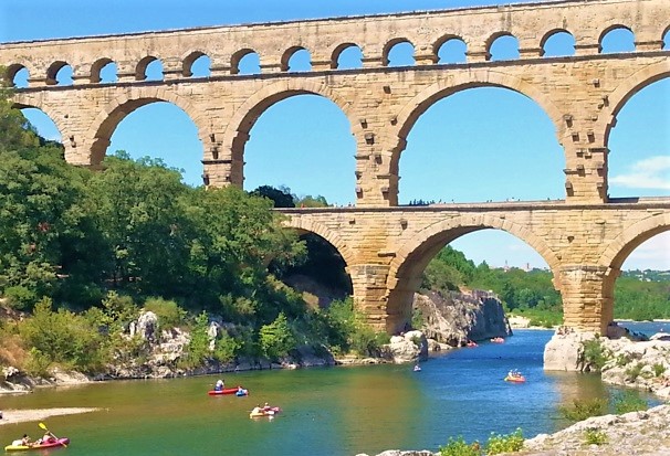 Promenade en canoë au Pont du Gard